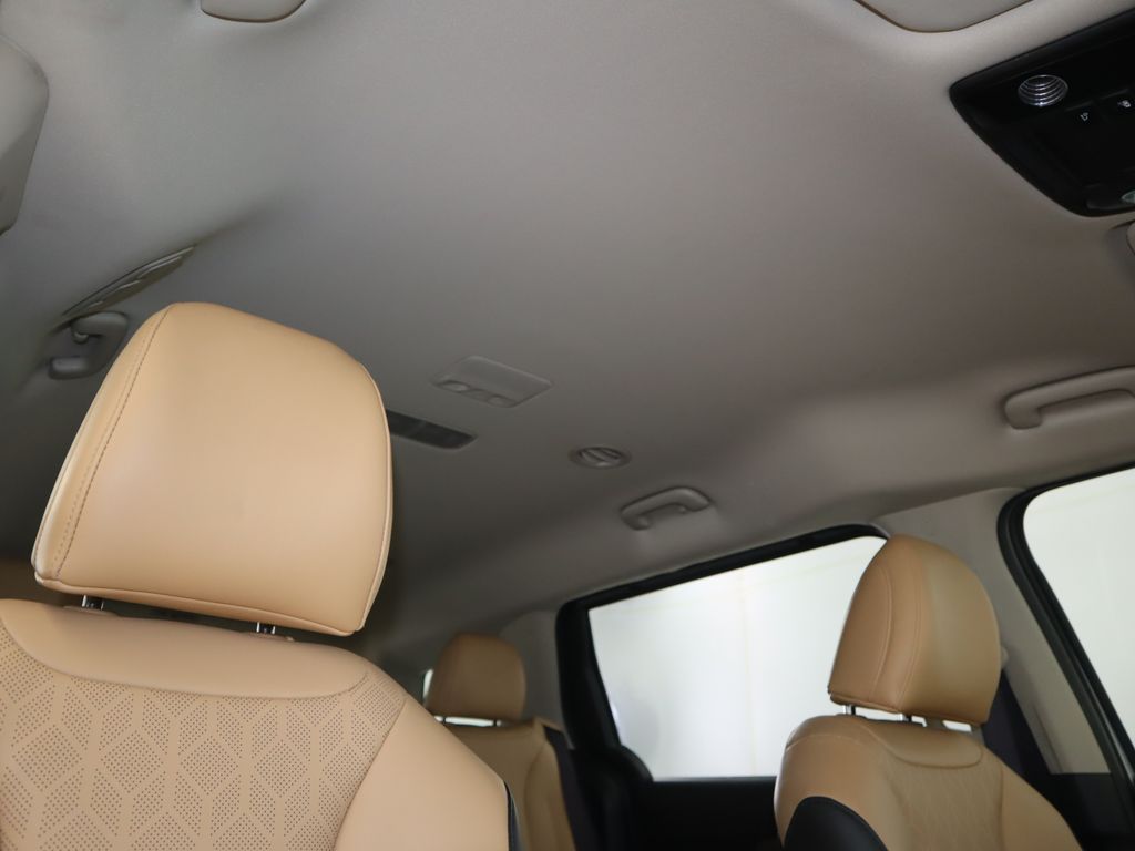 Thumbnail: 2023 Kia Carnival - 18