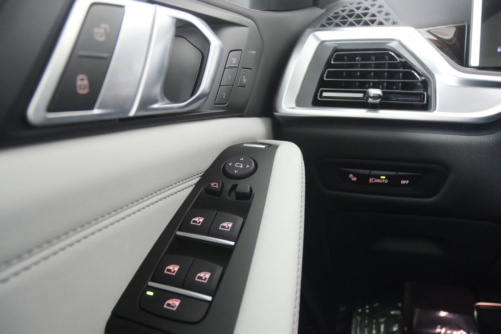 Thumbnail: 2026 BMW X5 - 19