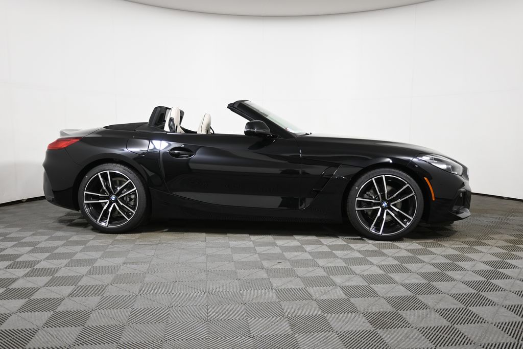 Thumbnail: 2026 BMW Z4 - 16