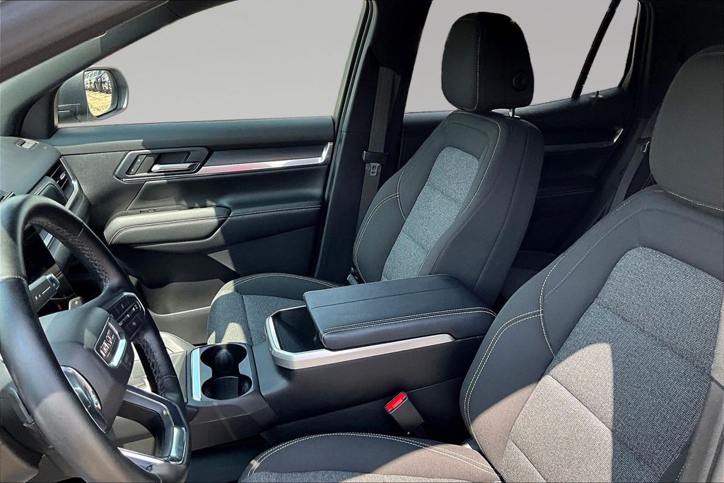 Used 2025 GMC Terrain SUV