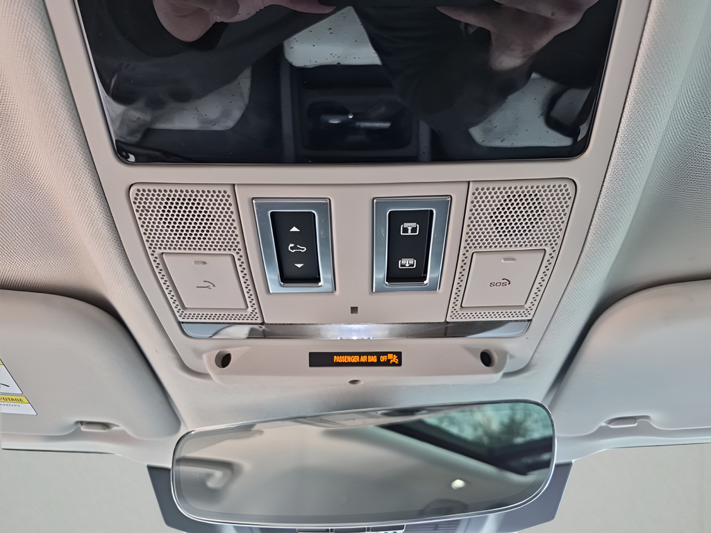 Used Car 2024 Land Rover Defender 110  X-dynamic Se For Sale Under $70,000 In Austin, Texas