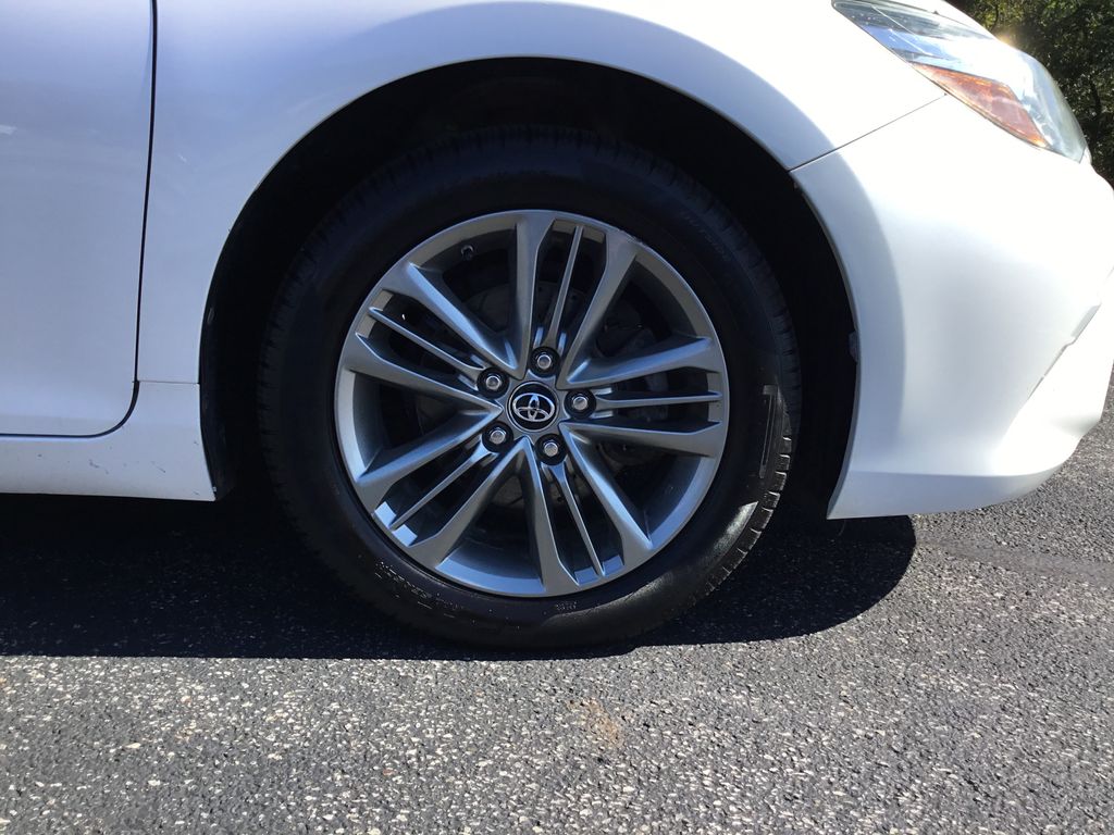 Thumbnail: 2016 Toyota Camry - 11