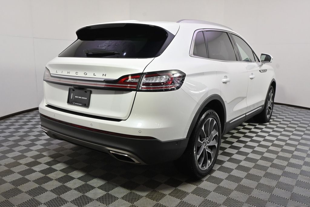 Certified Used 2023 White Lincoln Reserve image 6