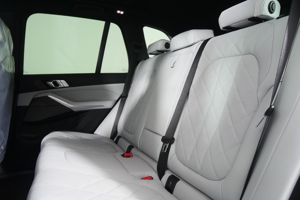 Thumbnail: 2026 BMW X5 - 16