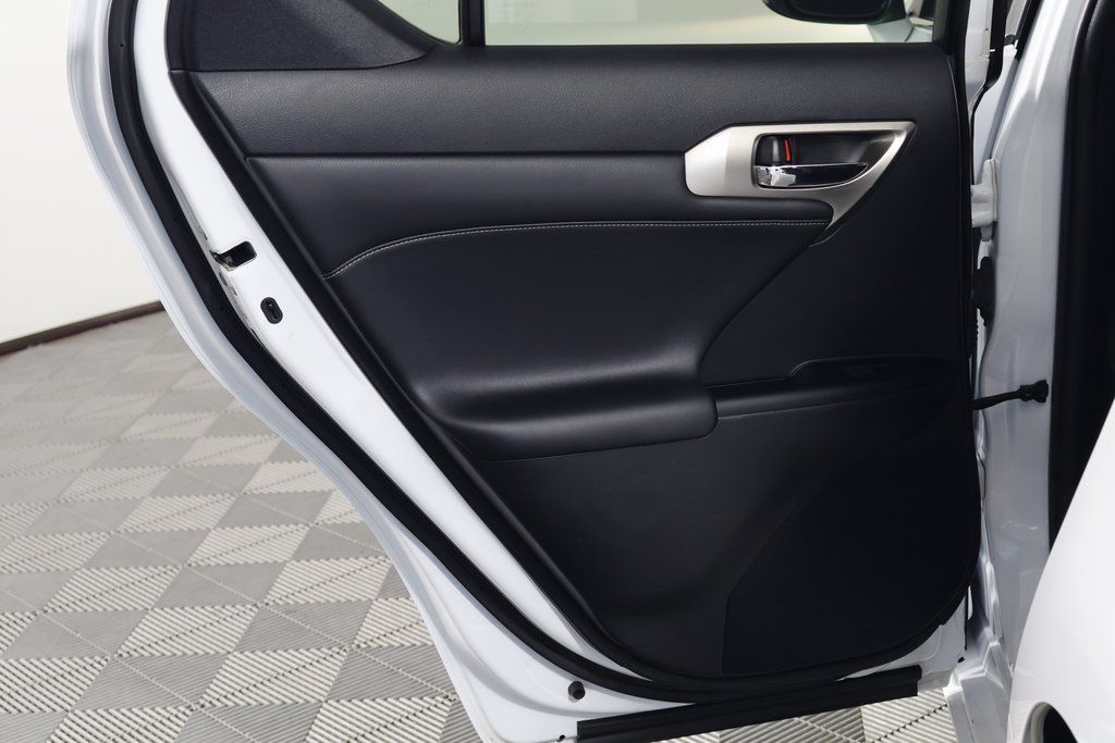 Thumbnail: 2015 Lexus CT - 13