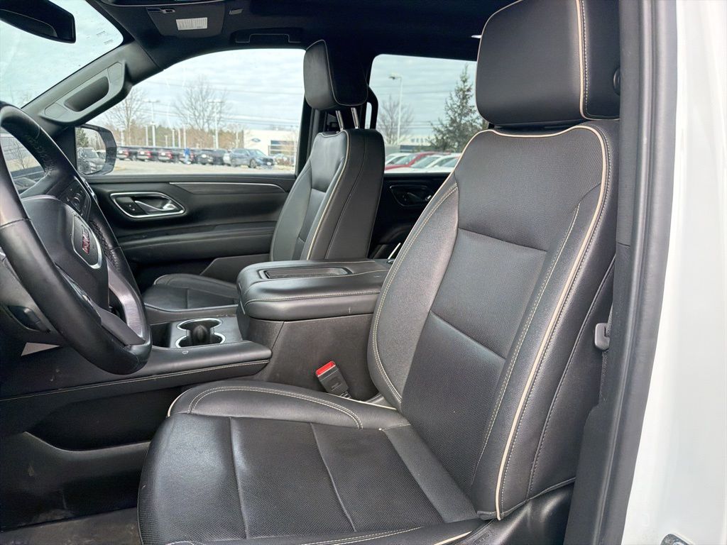 Used 2023 White GMC SLT image 5