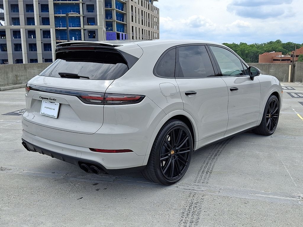 2021 Porsche Cayenne Turbo 8
