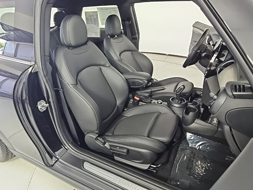 Thumbnail: 2023 MINI Cooper - 20