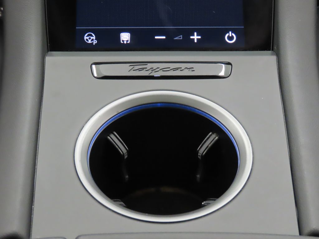 Thumbnail: 2025 Porsche Taycan - 30