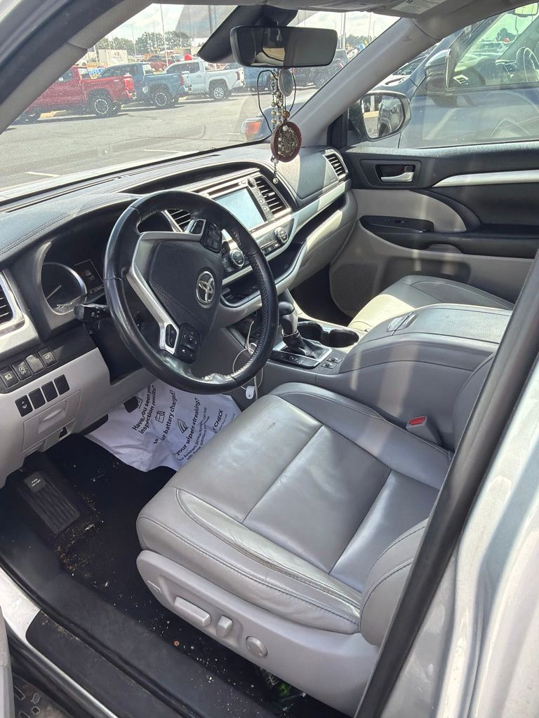 Used 2018 Toyota Highlander SUV