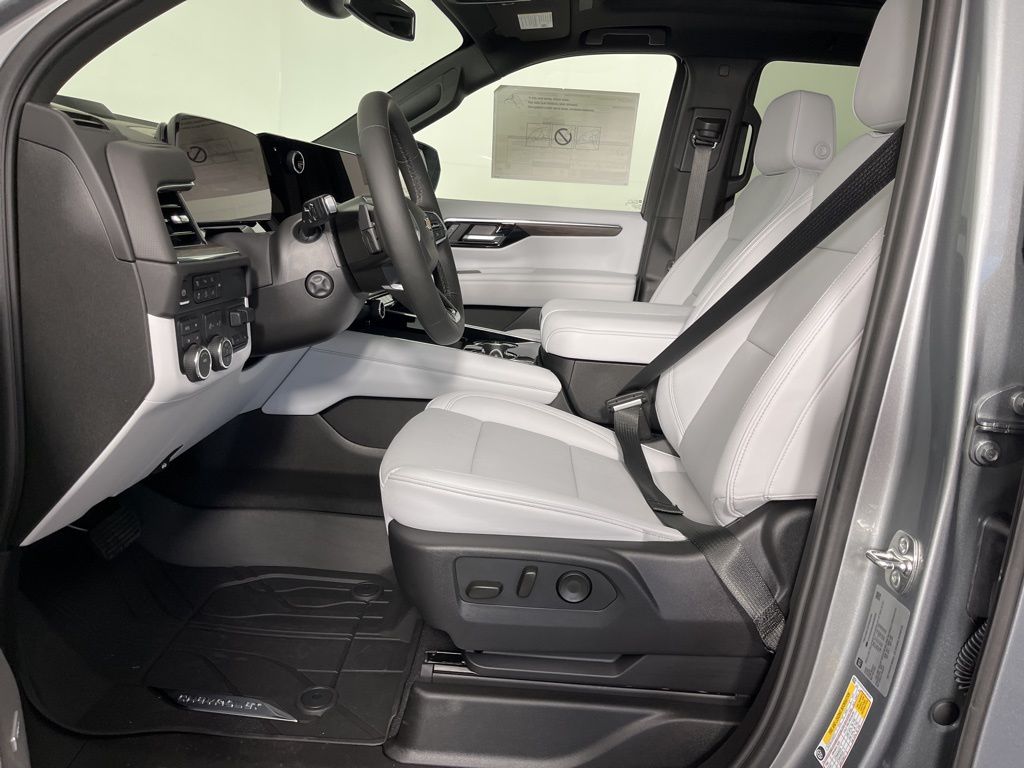 Thumbnail: 2025 Chevrolet Tahoe - 27
