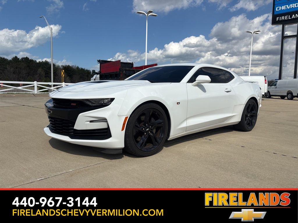 Summit White 2019 Chevrolet Camaro 1SS Coupe RWD Coupe Rear-Wheel Drive Automatic