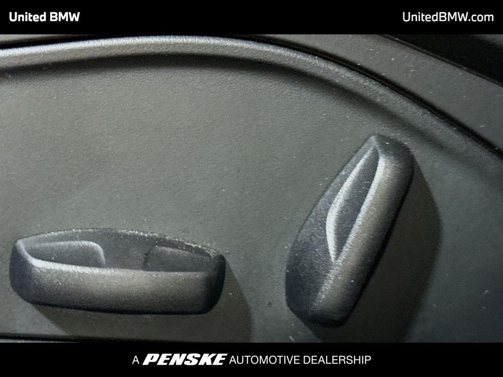 Thumbnail: 2022 Porsche Taycan - 4