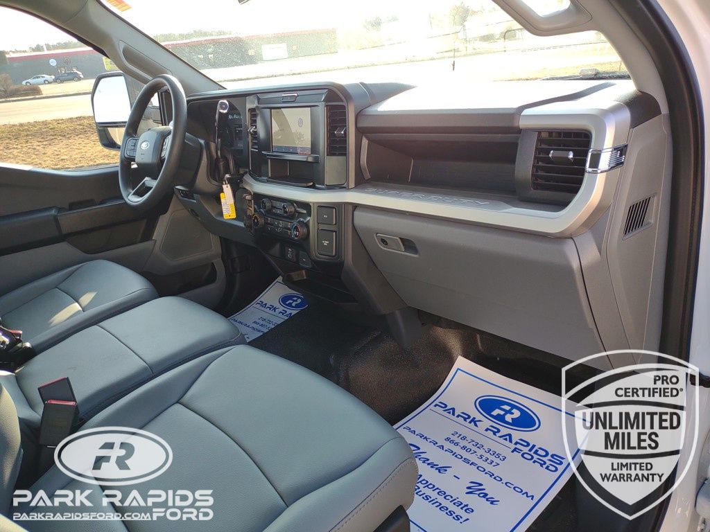2025 Ford F-250SD XLT photo