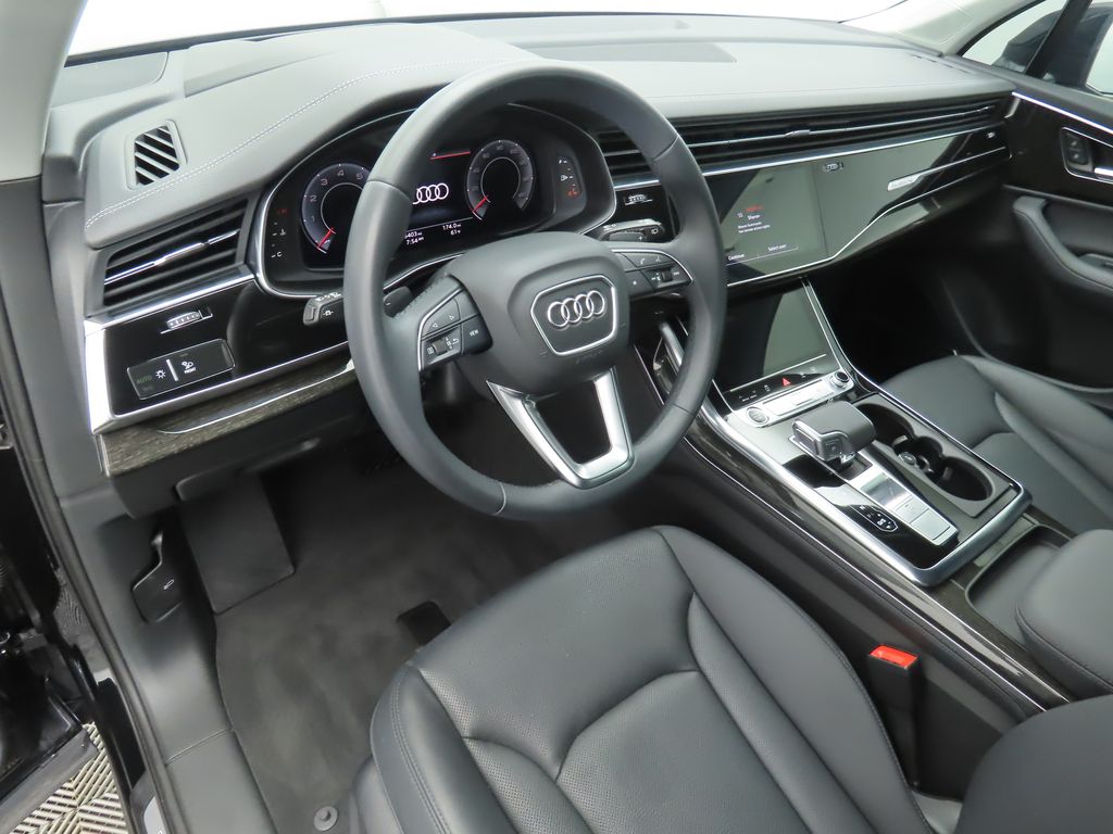 Thumbnail: 2023 Audi Q7 - 9