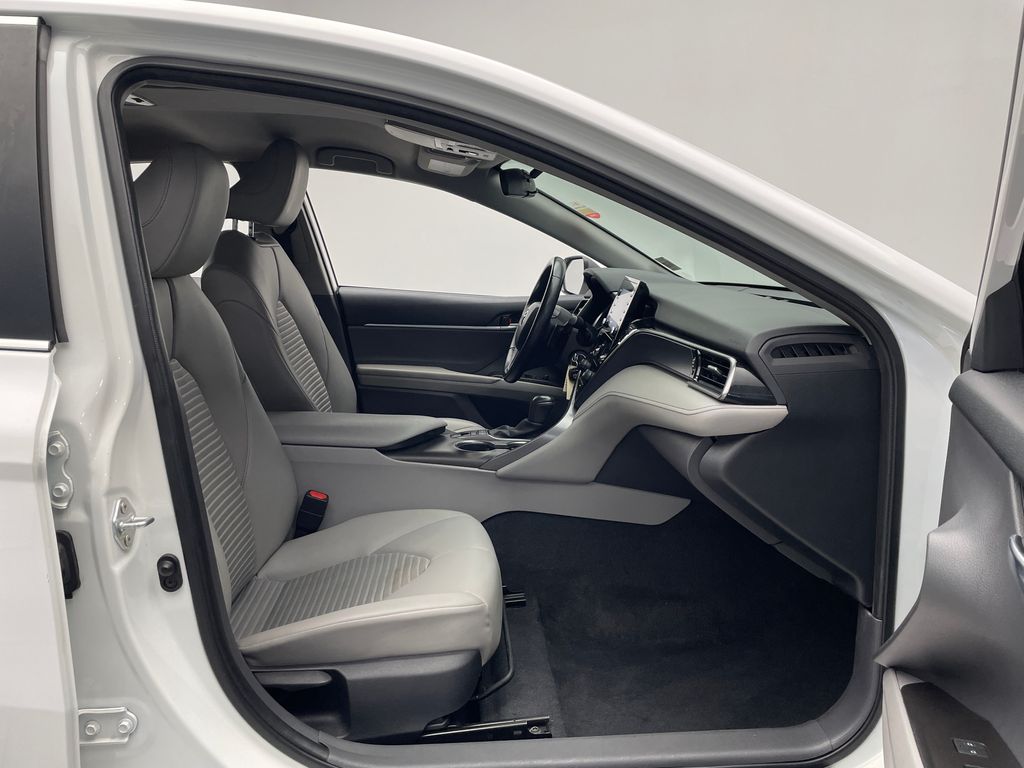 Thumbnail: 2022 Toyota Camry - 17