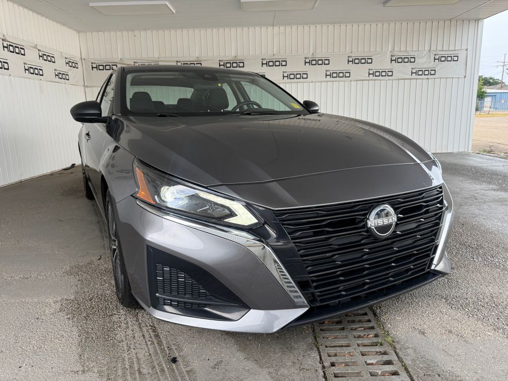 Gray (Gun Metallic) 2024 Nissan Altima Sedan Front-Wheel Drive Continuously Variable Transmission