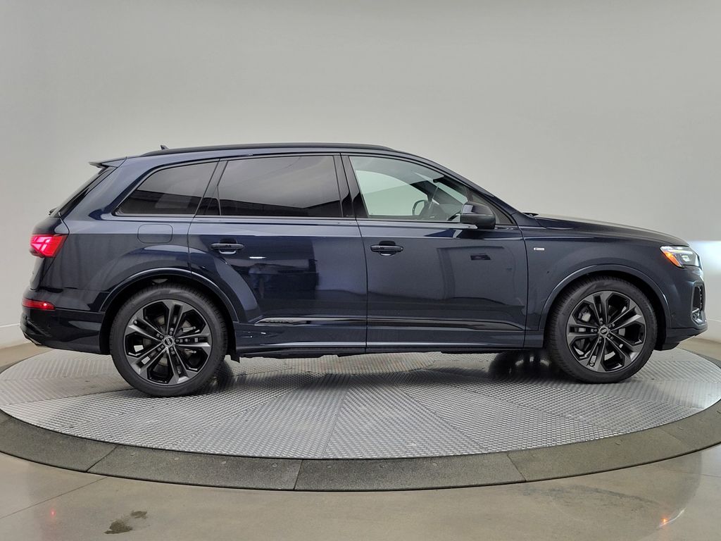 Thumbnail: 2026 Audi Q7 - 6