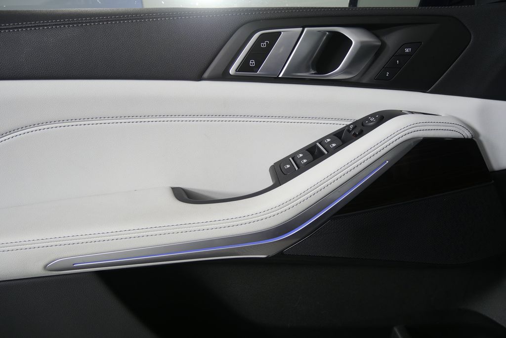 Thumbnail: 2023 BMW X5 - 6