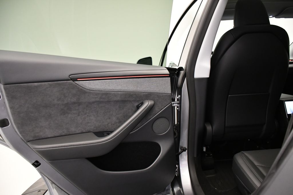 Thumbnail: 2026 Tesla Model Y - 32