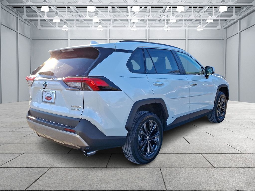 2022 Toyota RAV4 Limited 4