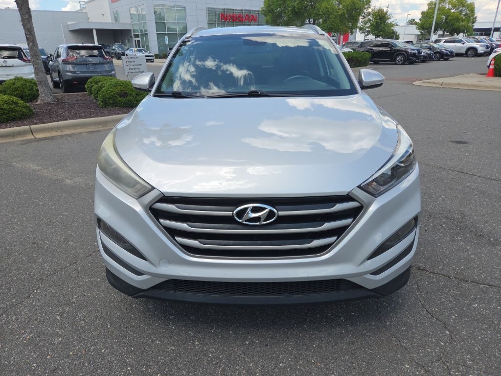 Used 2017 Silver Hyundai SE Plus image 2