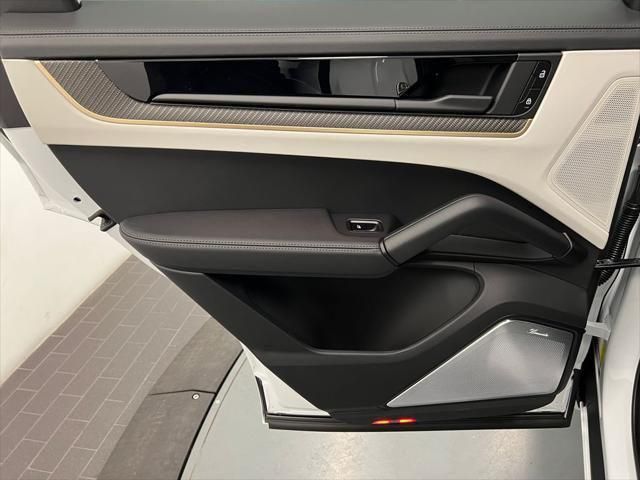 Thumbnail: 2026 Porsche Cayenne - 6