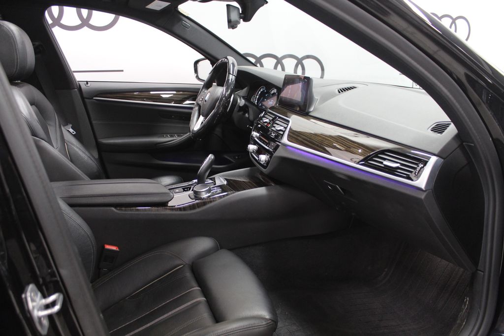 Thumbnail: 2019 BMW 5 Series - 25