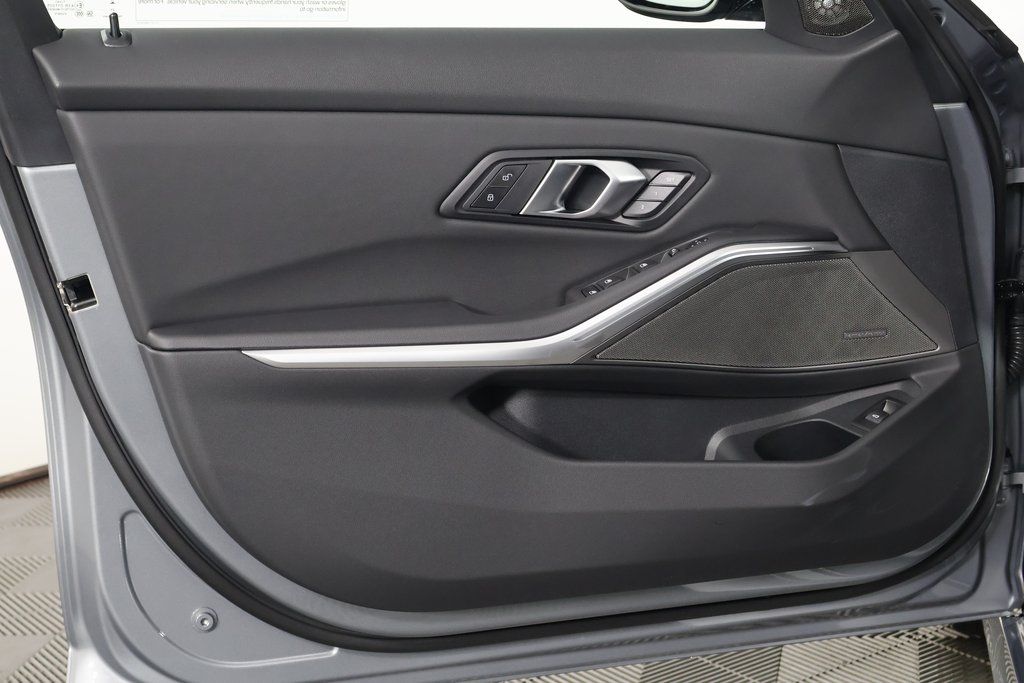 Thumbnail: 2026 BMW 3 Series - 7