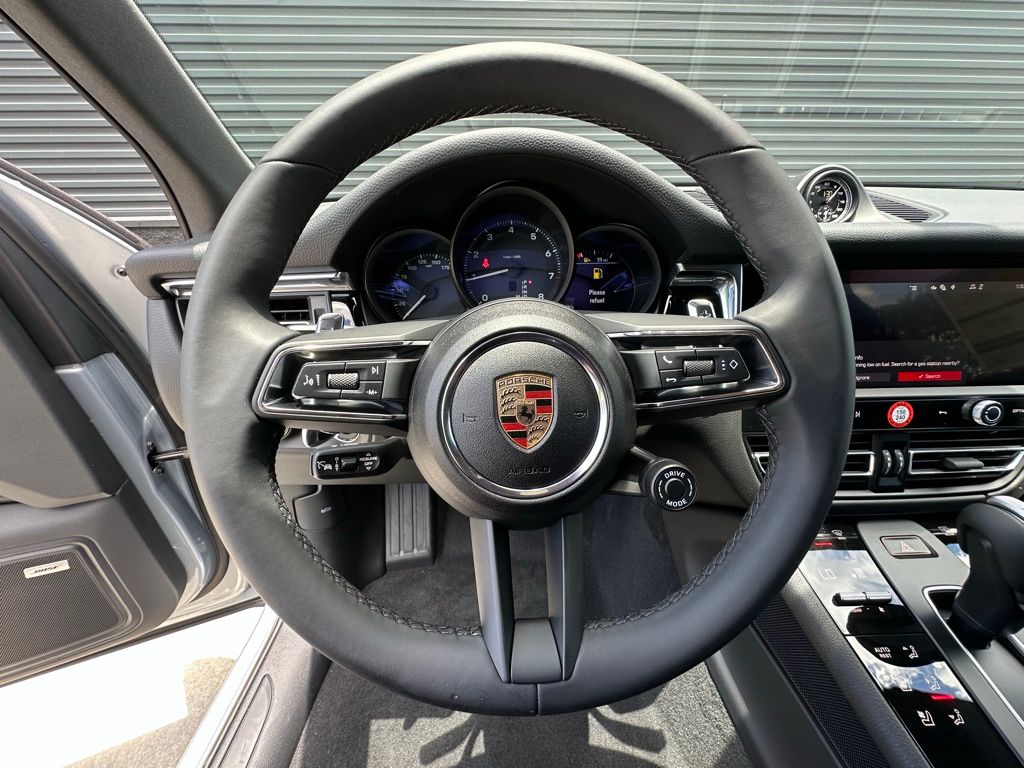 Thumbnail: 2025 Porsche Macan - 19