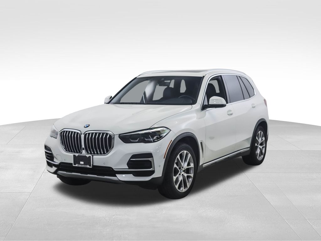 2022 BMW X5 xDrive40i Hero Image