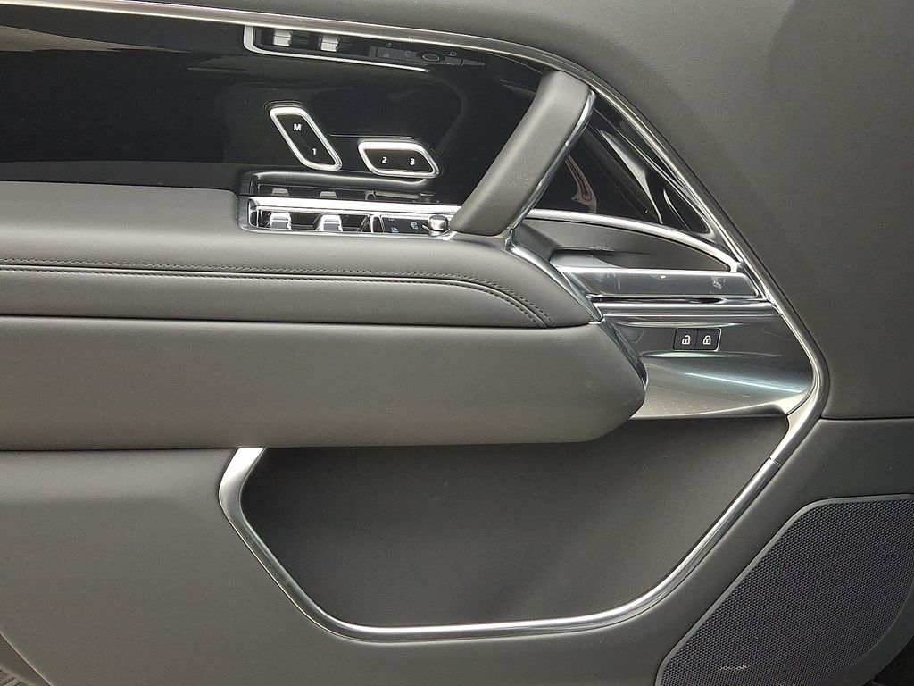 Thumbnail: 2026 Land Rover Range Rover - 10