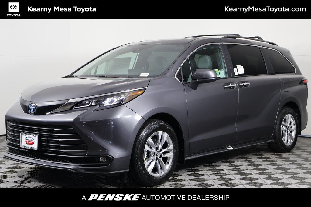2025 Toyota Sienna XLE Hero Image