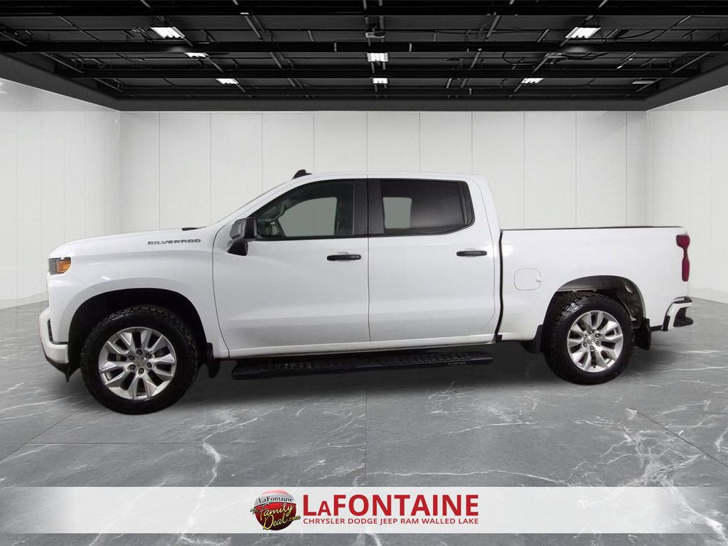 View vehicle photo 2