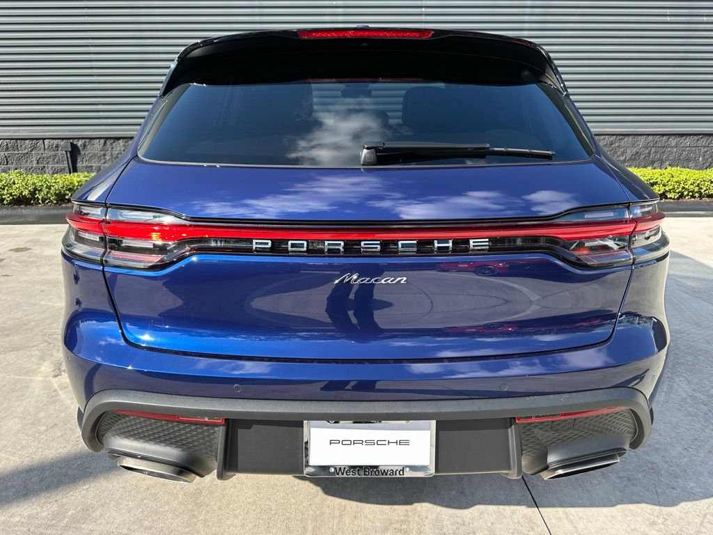 Thumbnail: 2026 Porsche Macan - 12