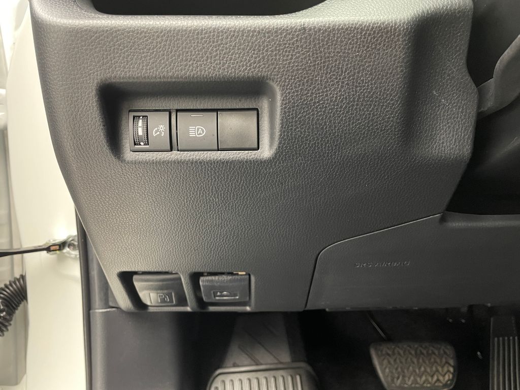 2021 Toyota RAV4 XLE 20