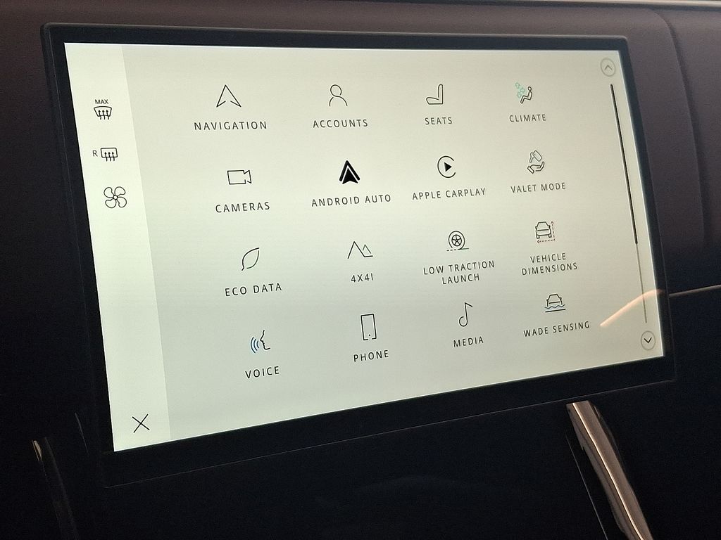 Thumbnail: 2026 Land Rover Range Rover Sport - 19