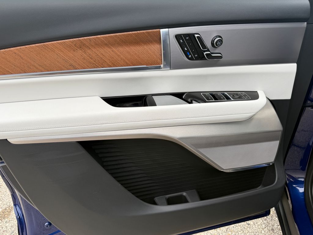 Cadillac VISTIQ