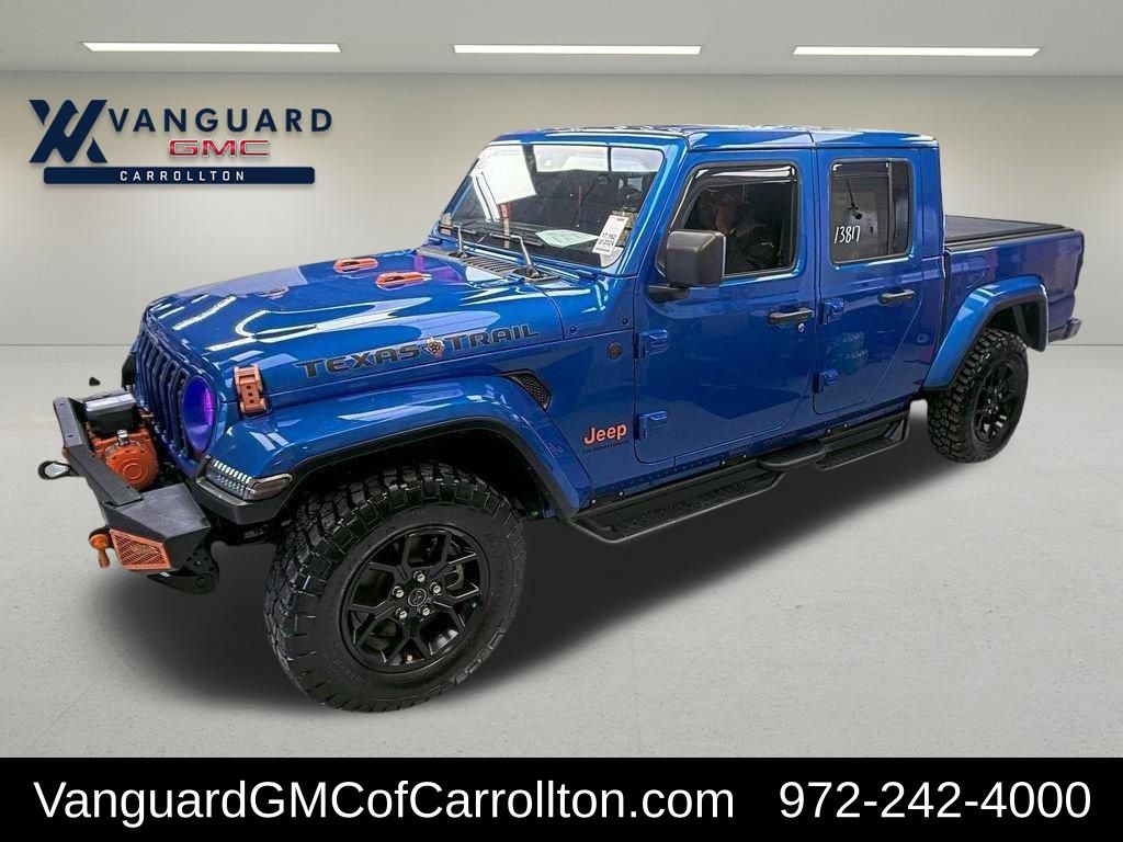 Hydro Blue Pearlcoat 2024 Jeep Gladiator Pickup Truck Four-Wheel Drive 8-Speed Automatic