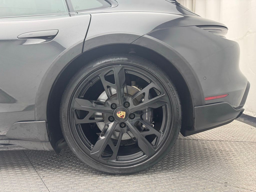 2022 Porsche Taycan Turbo S 16