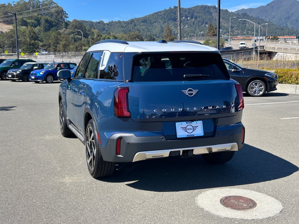 Thumbnail: 2027 MINI Cooper Countryman - 3