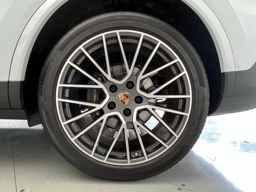 Thumbnail: 2022 Porsche  - 27