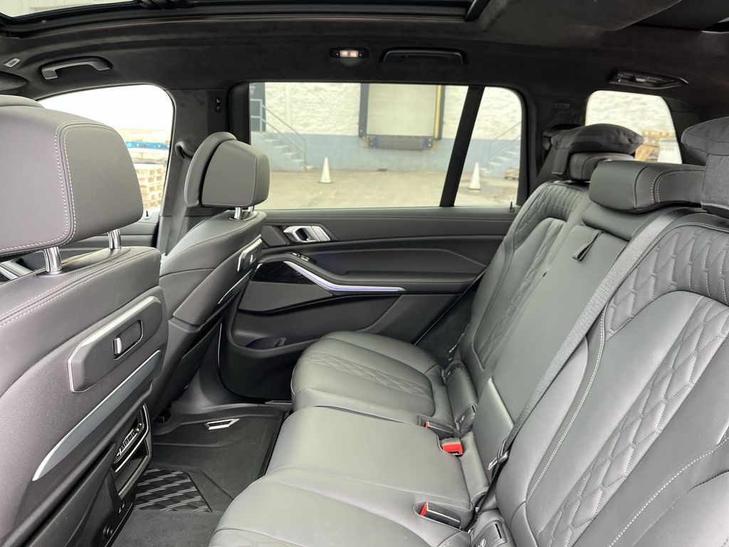Thumbnail: 2025 BMW X7 - 22