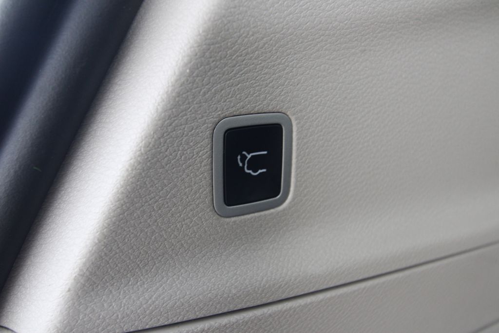 Used 2022 Chrysler Voyager Van