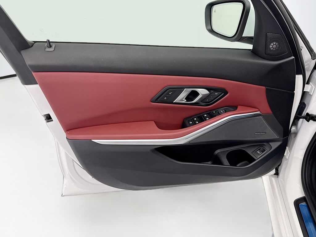 Thumbnail: 2025 BMW 3 Series - 23