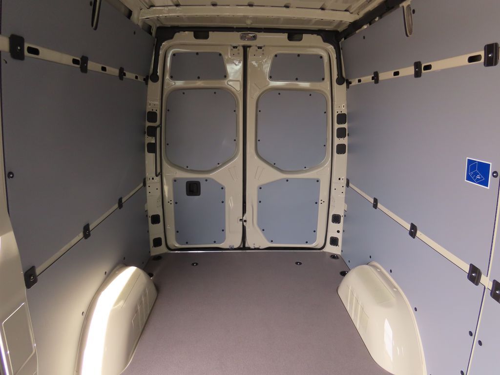 Thumbnail: 2025 Mercedes-Benz Sprinter - 28