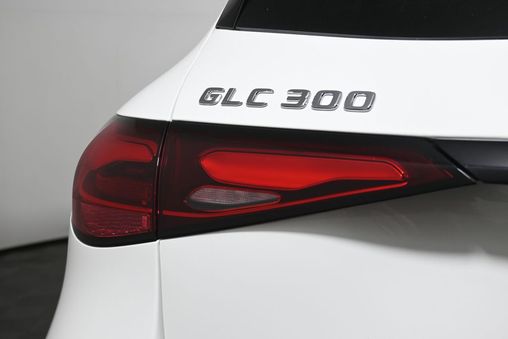Thumbnail: 2025 Mercedes-Benz GLC - 12
