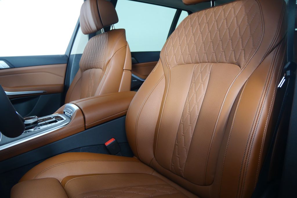 Thumbnail: 2026 BMW X7 - 11