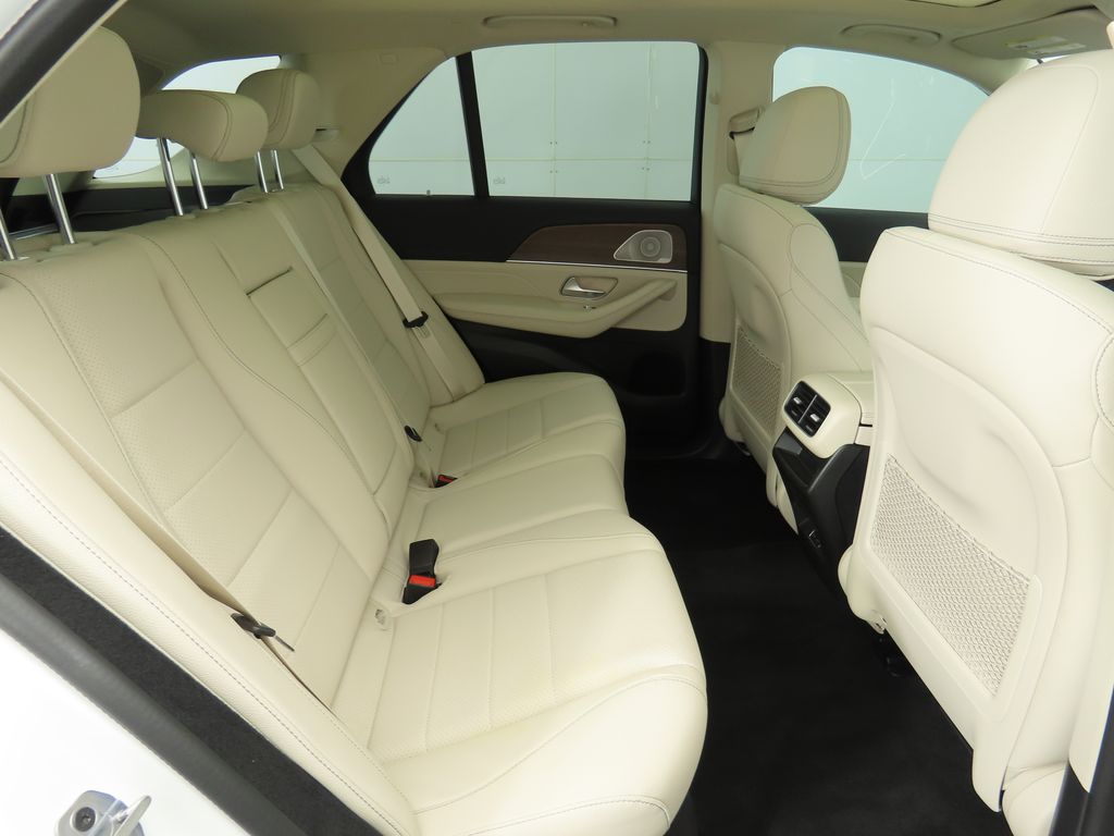 Thumbnail: 2026 Mercedes-Benz GLE - 21