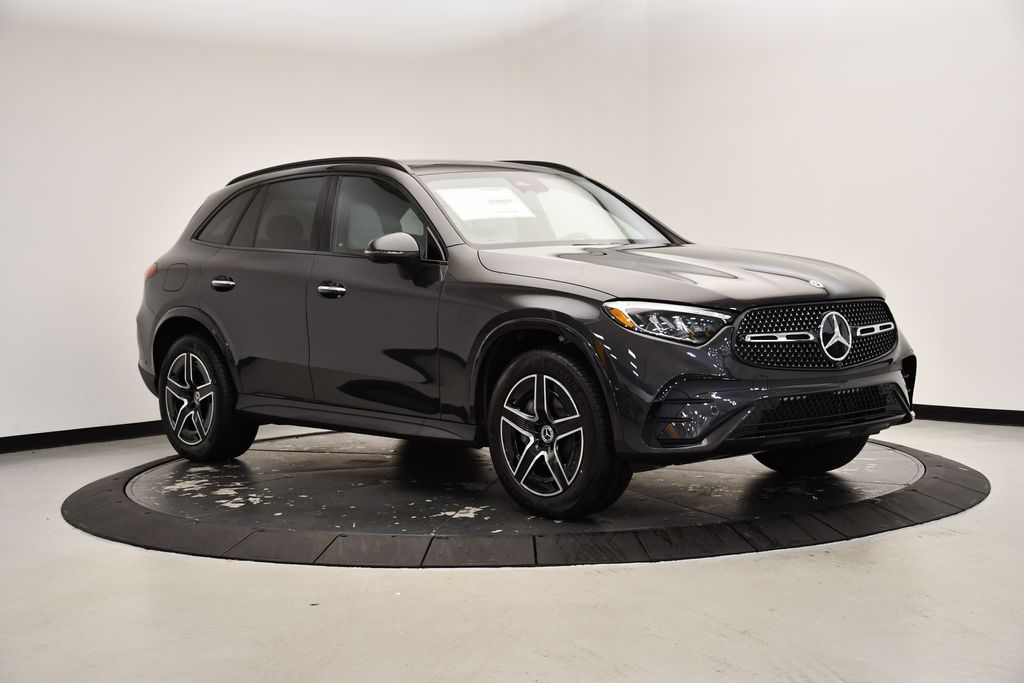 2025 Mercedes-Benz GLC 300 7